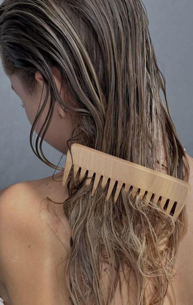❗ Dlaczego NIE WOLNO czesać mokrych włosów po przedłużaniu metodą Afrohair?